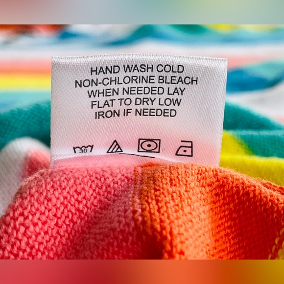 MULTI COLORED SMALL LIGHTWEIGHT HOODED SWEATER—LIKE NEW-PERFECT-OVER SIZED LOOK - Picture 10 of 13